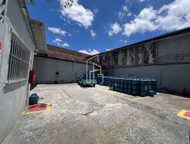 Galpão comercial à venda em São Paulo-SP, bairro Capão Redondo, 3 banheiros, 5 vagas de ga