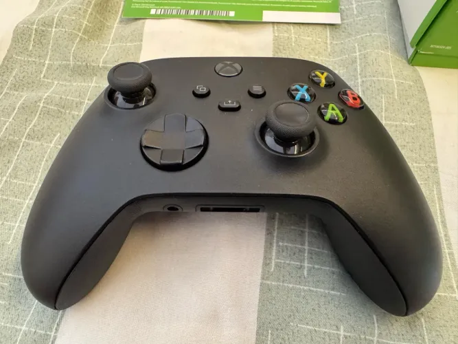 Controle Xbox Series Carbon Black muito novo