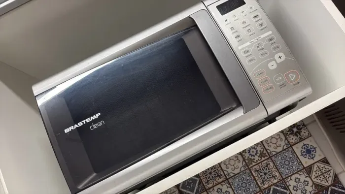 Microondas Brastemp - 20L, USADO. 