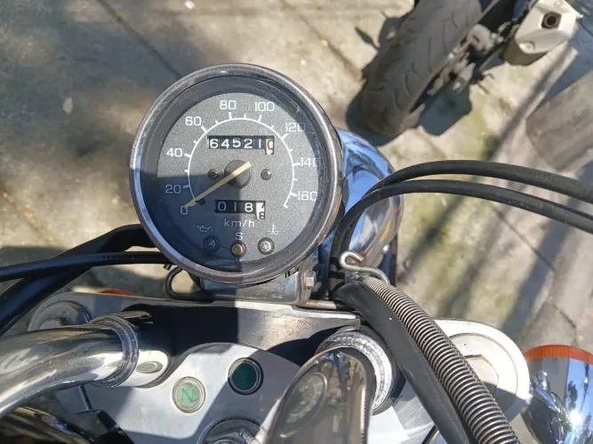 Shadow 600