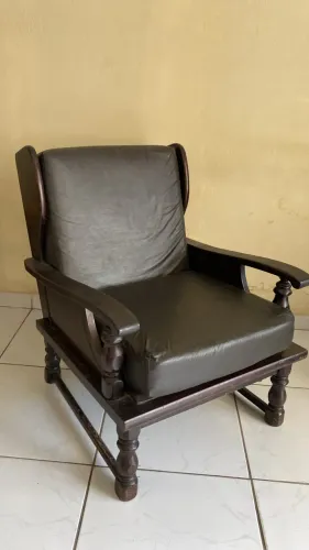 Conjunto Sofá + Poltronas