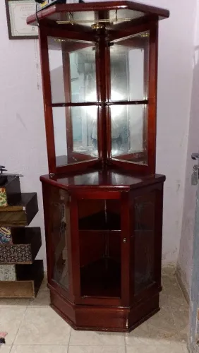 Barzinho em madeira maciça