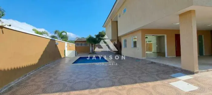 Casa em condomínio fechado com 4 suites no Recreio dos Bandeirantes