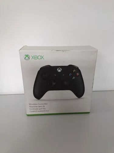 Vendo Controle sem fio Carbon Black Xbox One Semi novo 