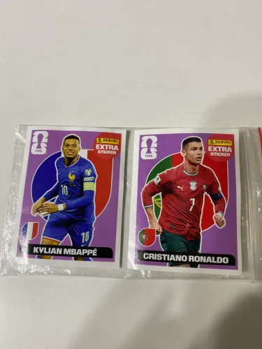 Vendo figurinha da Copa 2026 Original ( Cris R7 e MBAPPE ) as 2 por 400,00