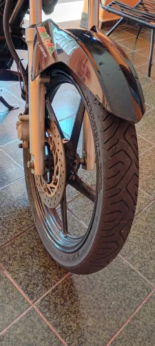 Vende se apenas