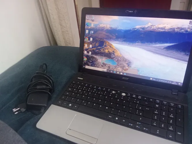 Notebook acer Aspire E1-571