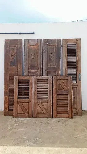 Vendo portas de quatro folhas,e janela de três folhas pau d'arco