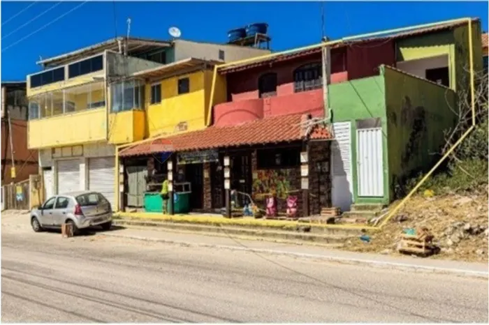 À venda prédio comercial com dois lofts em Arraial do Cabo