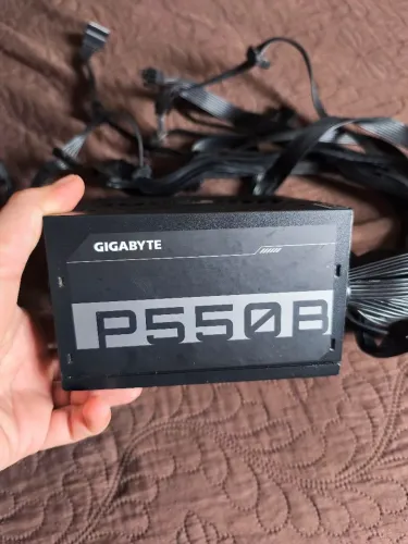 Fonte Gigabyte GP-P550B, 550W, 80 plus bronze