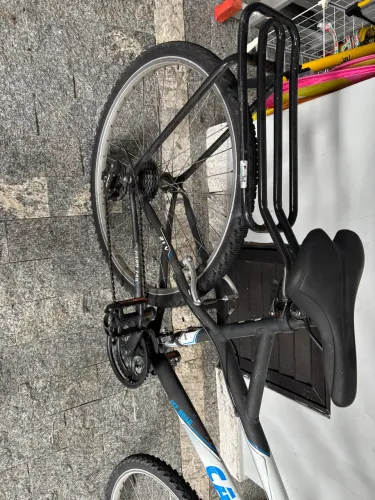 Vendo bicicleta 18 marchas aro 26