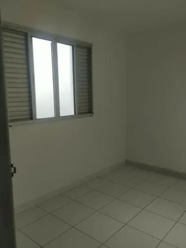 Imóvel para aluguel tem 55 metros quadrados com 2 quartos
