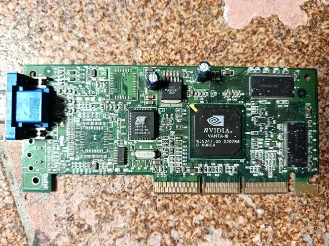 Placa de video nVidia Vanta 16 (nvidia TNT2) AGP