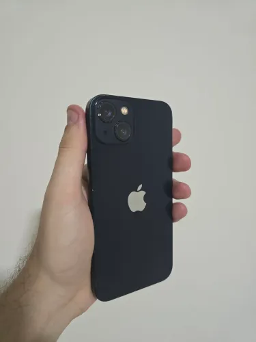 iPhone 13 128gb com capinha e carregador