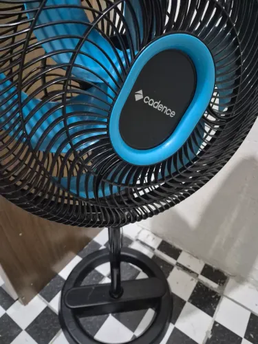 Ventilador de pé - Novinho
