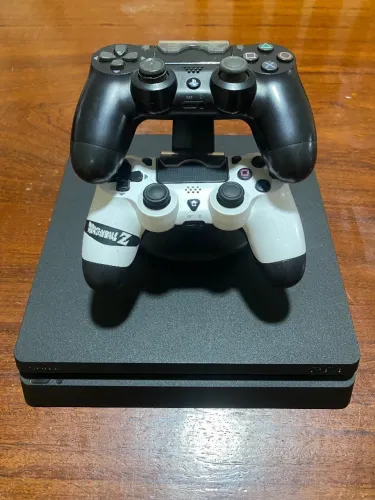 Playstation 4 Slim 