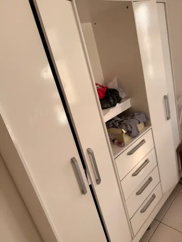 VENDO ARMÁRIO SOLTEIRO