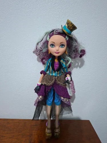 Ever After High Madeline Hatter do Dia do Legado