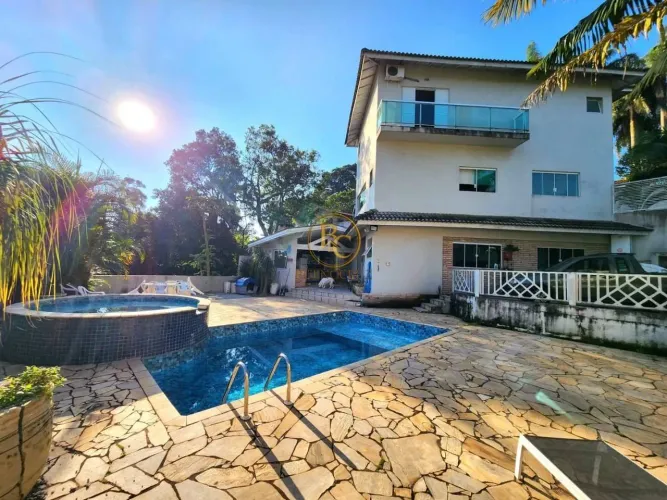 Casa em Condomínio com 5 quartos para alugar, 389 m² por R$ 14.800/mês - Serra da Cantarei