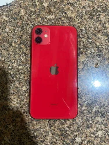 Celular iPhone 11 vermelho