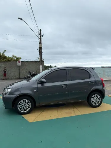 Toyota Etios X 1.3 Flex 16V 5P Mec. 2014