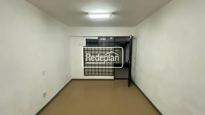Sala Comercial no Centro de Barra Mansa!