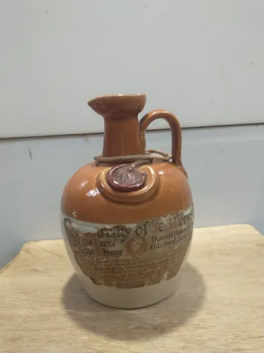 Garrafas de porcelana