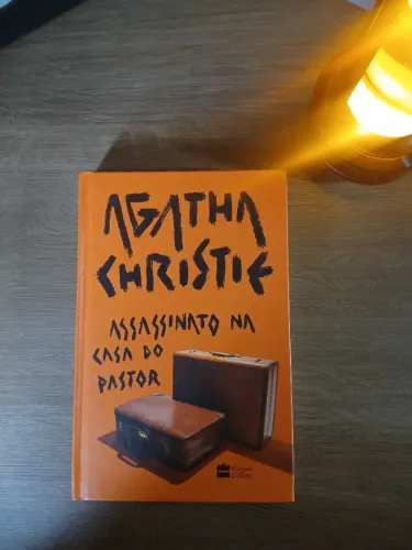 Assassinato na casa do pastor por Agatha Christie