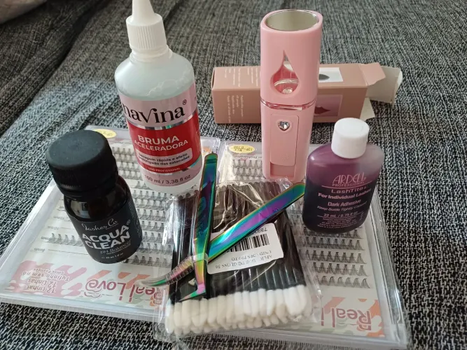Kit extensão de cílios cola fria.