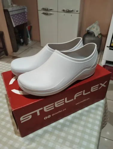 Sapato antiderrapante