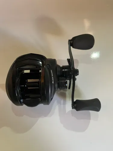 Carretilha black tamba