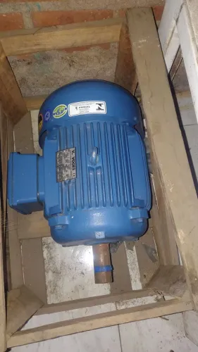 Motor elétrico trifásico 10 CV 4 polos novo
