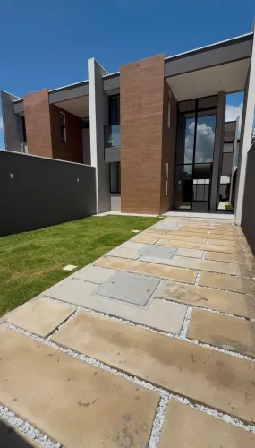 Casa Moderna no Residencial Eusébio de Queiroz  4 Quartos | 149m² Construídos | Próximo à 