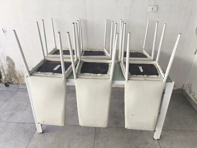 Mesa com tampo de vidro e 6 cadeiras etna