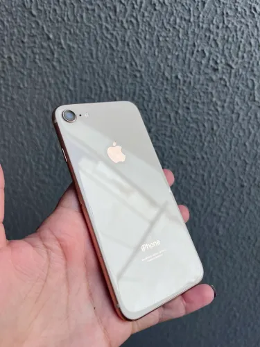 IPHONE 8