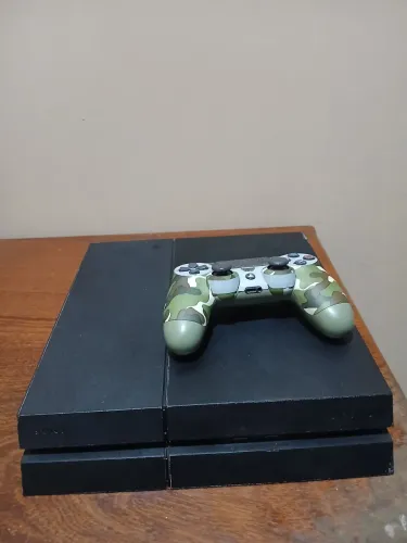 Vendo PS4 fat (com Defeito)