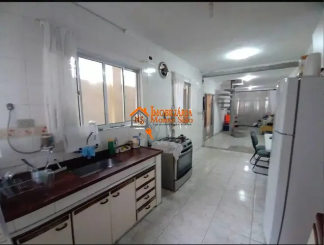 Sobrado com 3 dormitórios à venda, 140 m² por R$ 530.000,00 - Torres Tibagy - Guarulhos/SP