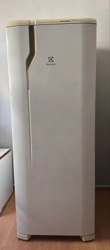 Geladeira Refrigerador Electrolux 240 Litros 1 Porta Classe A - RE31