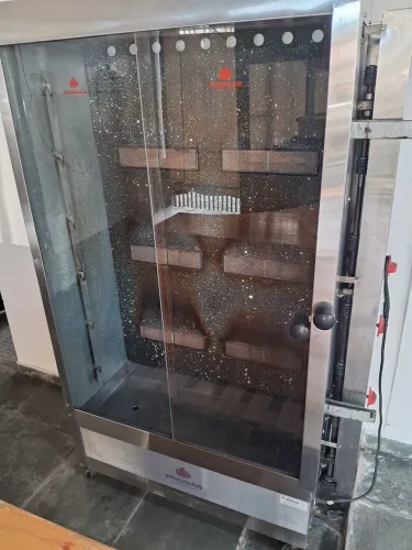 Maquina de frango semi nova