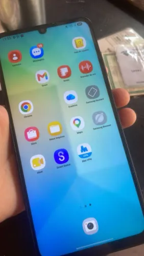 vendo celular a06 128 gb em perfeitas condições de uso top