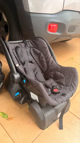 Carrinho de bebê / bebê conforto