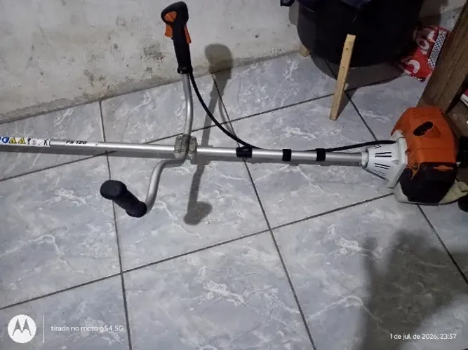 Roçadeira stihl semi nova pouco uso