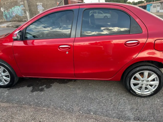 Toyota Etios XLS Sedan 1.5 Flex 16V 4P Mec. 2017