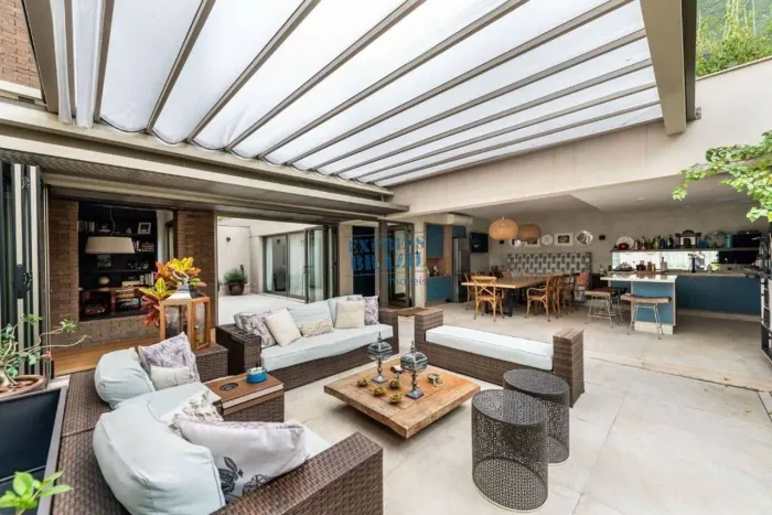 Casa de Alto Padrão em Condomínio Exclusivo, agende sua Visita!!