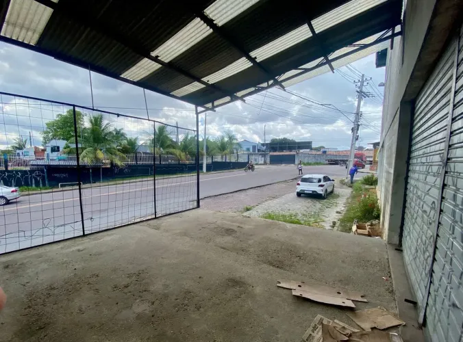 Alugo galpão com 450m2 próximo da Avenida torres