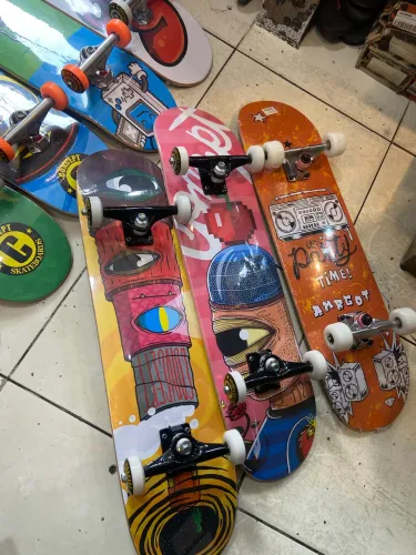 SKATE SHOP