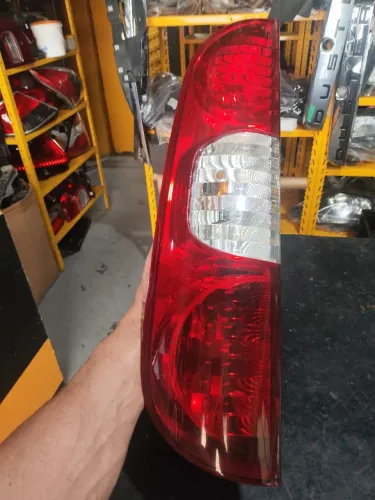 Lanterna esquerda Fiorino original 2014 a 2021