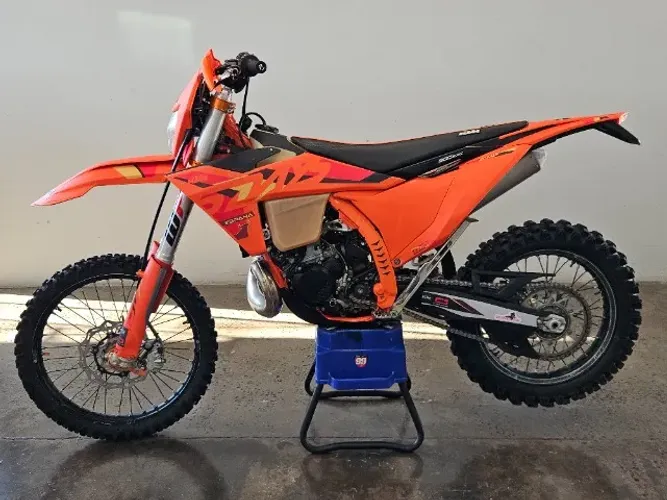 KTM EXC 300 Six Days 2T - 2025 (Único Dono / Preventiva Feita)