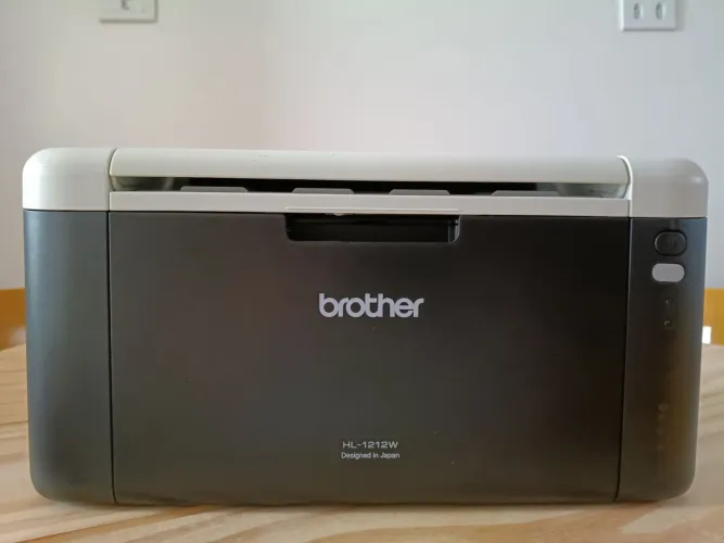 Impressora Brother com estabilizador