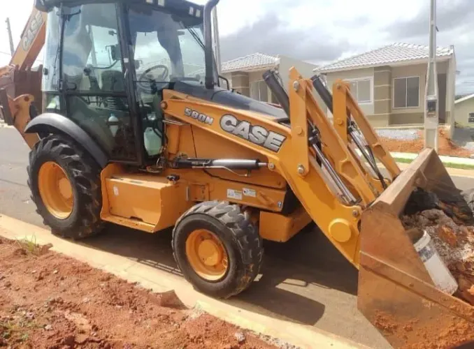 Retroescavadeira case 580n 2011